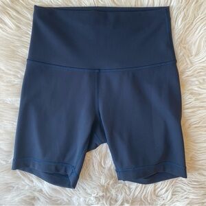 Lululemon Wunder Train High-Rise Short 6” Women’s Size 4 True Navy
